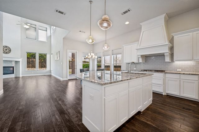 764 Thoroughbred Avenue, Frisco, TX 75036