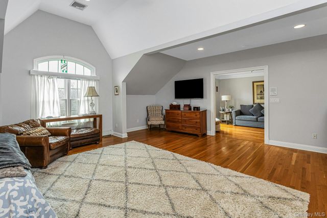 3 Kniffen Road, Katonah, NY 10536