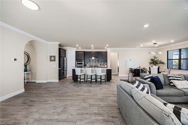 6767 Pennyroyal DR, Naples, FL 34114