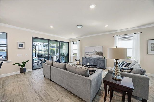 6767 Pennyroyal DR, Naples, FL 34114