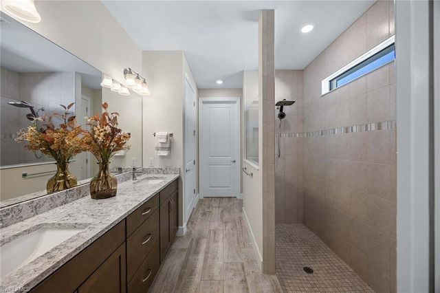 6767 Pennyroyal DR, Naples, FL 34114