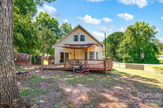 105 Queensbury Road, Troutman, NC 28166