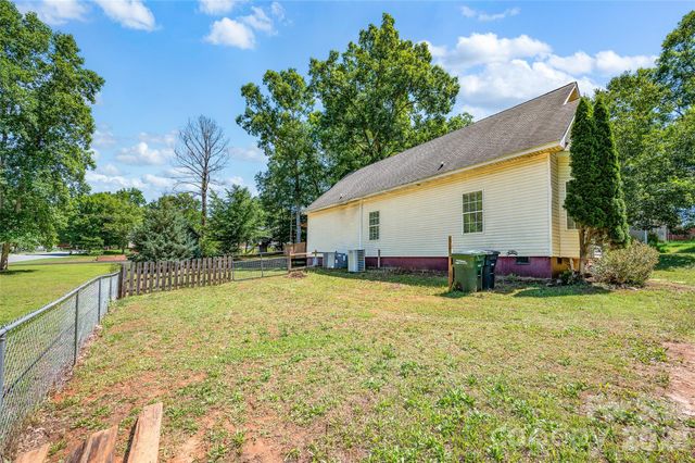 105 Queensbury Road, Troutman, NC 28166
