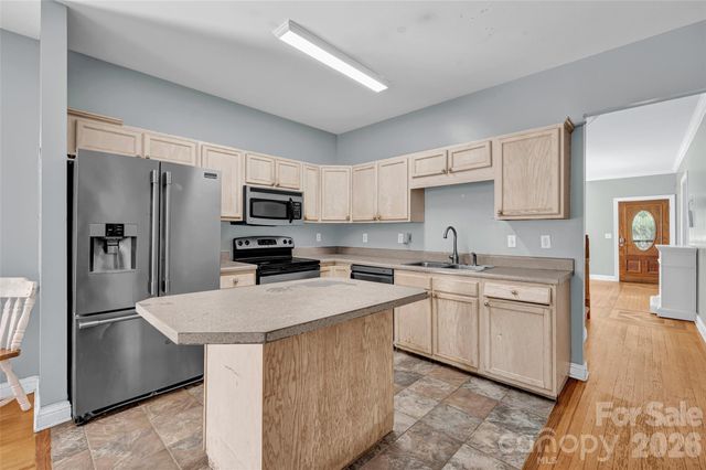 105 Queensbury Road, Troutman, NC 28166