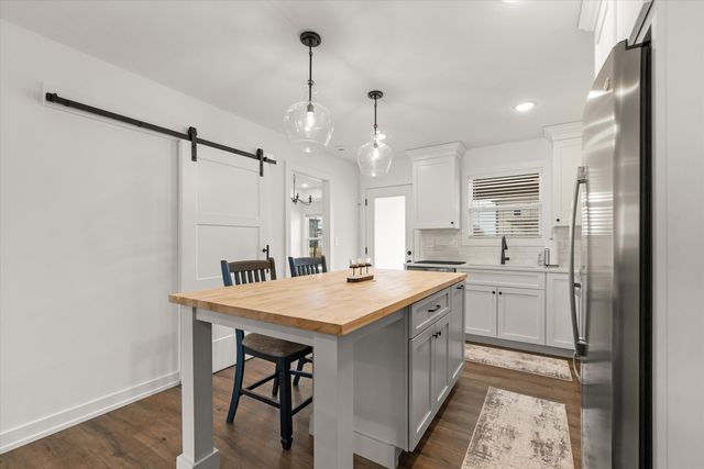 2275 N TRAVELLER DR, Columbia, MO 65202