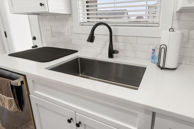 2275 N TRAVELLER DR, Columbia, MO 65202