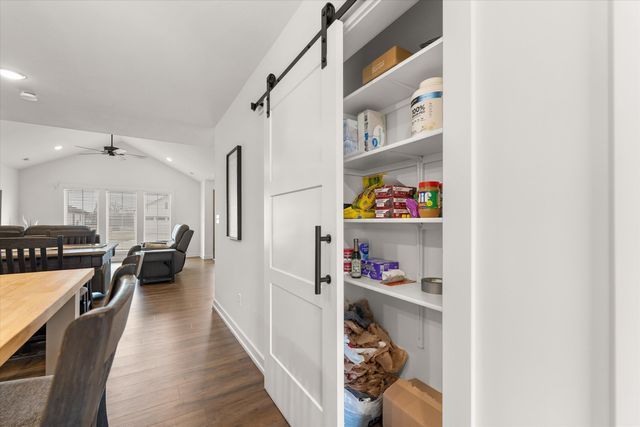 2275 N TRAVELLER DR, Columbia, MO 65202