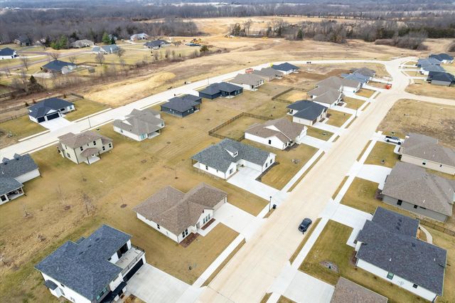 2275 N TRAVELLER DR, Columbia, MO 65202