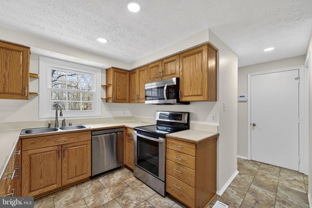 1153 KETTLE POND LN, Great Falls, VA 22066