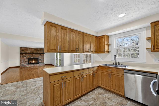 1153 KETTLE POND LN, Great Falls, VA 22066