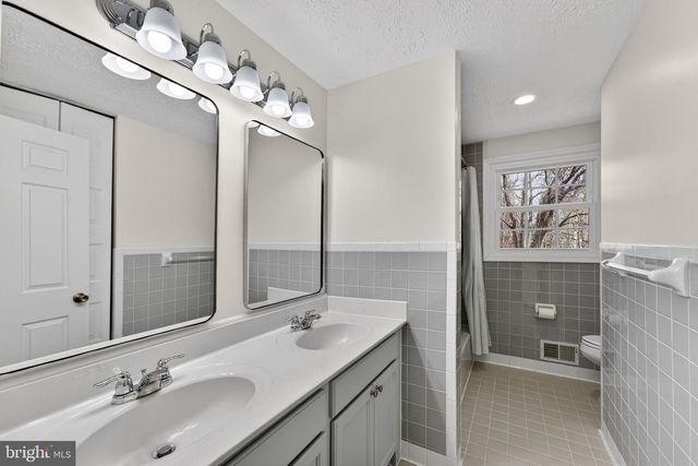 1153 KETTLE POND LN, Great Falls, VA 22066