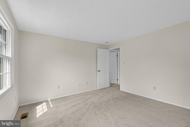 1153 KETTLE POND LN, Great Falls, VA 22066