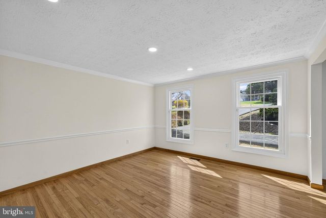 1153 KETTLE POND LN, Great Falls, VA 22066