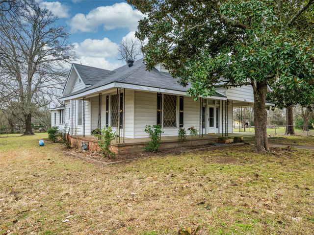 400 E Longview Street, Arp, TX 75750