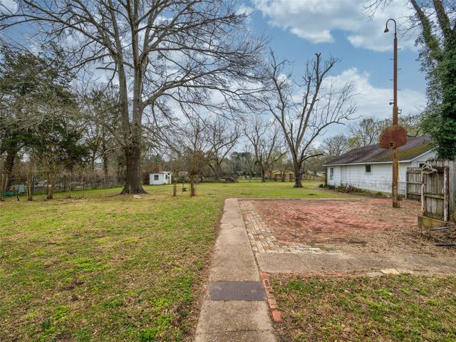 400 E Longview Street, Arp, TX 75750