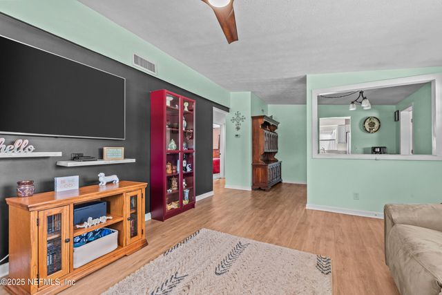 11305 EMUNESS Road, Jacksonville, FL 32218
