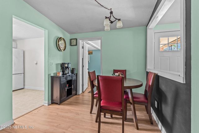 11305 EMUNESS Road, Jacksonville, FL 32218