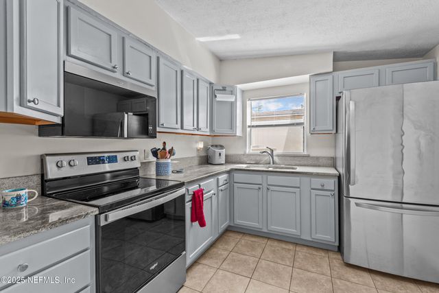 11305 EMUNESS Road, Jacksonville, FL 32218