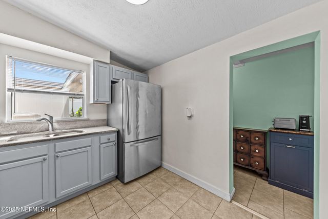 11305 EMUNESS Road, Jacksonville, FL 32218