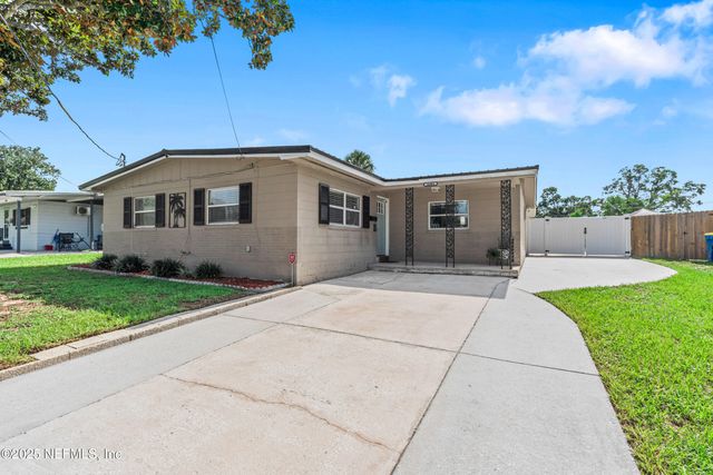 11305 EMUNESS Road, Jacksonville, FL 32218