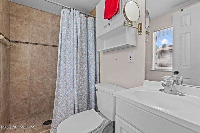 11305 EMUNESS Road, Jacksonville, FL 32218