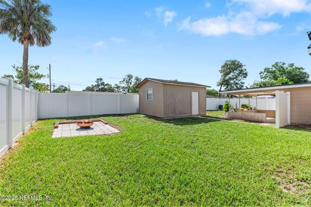 11305 EMUNESS Road, Jacksonville, FL 32218