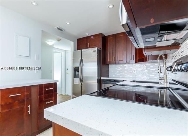 13499 Biscayne Blvd 912, North Miami, FL 33181