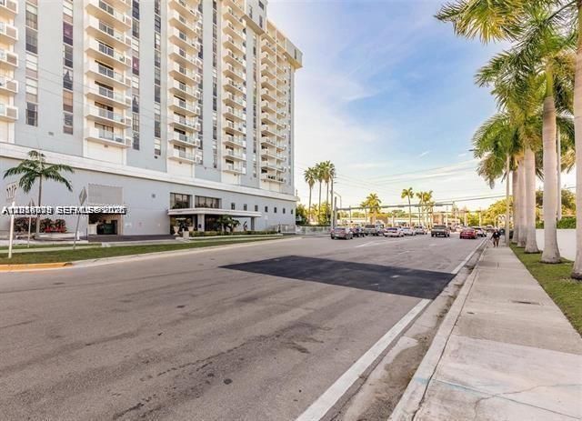 13499 Biscayne Blvd 912, North Miami, FL 33181