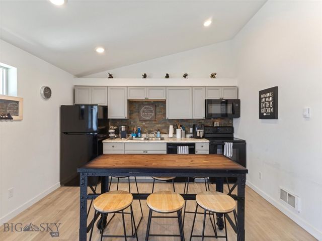 407 Brookline Street B, Livingston, MT 59047