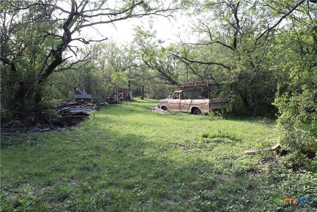320 Hillcrest Lane, Dale, TX 78616