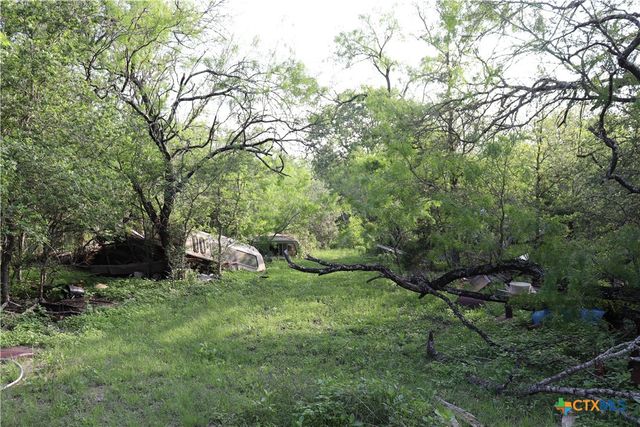 320 Hillcrest Lane, Dale, TX 78616