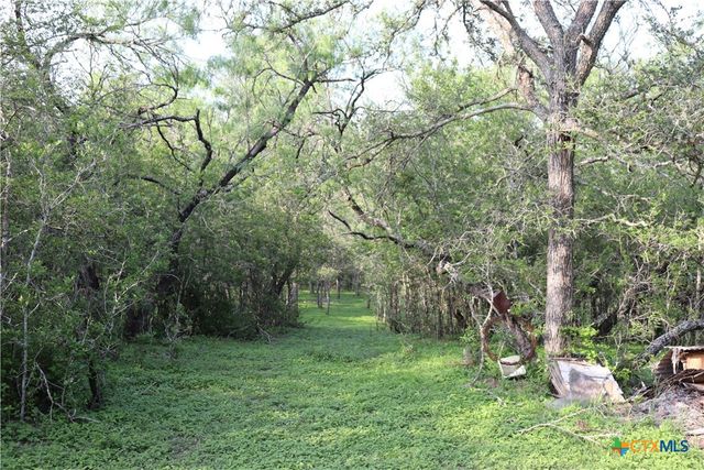 320 Hillcrest Lane, Dale, TX 78616