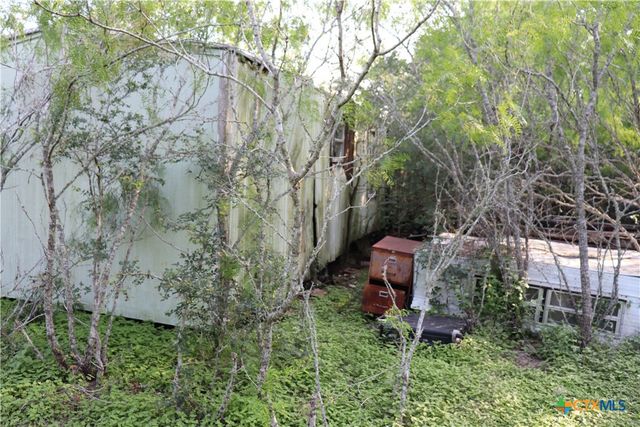 320 Hillcrest Lane, Dale, TX 78616