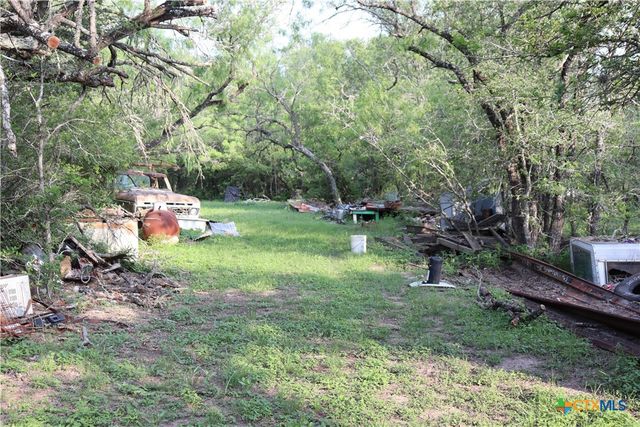 320 Hillcrest Lane, Dale, TX 78616