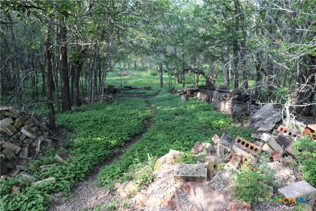 320 Hillcrest Lane, Dale, TX 78616