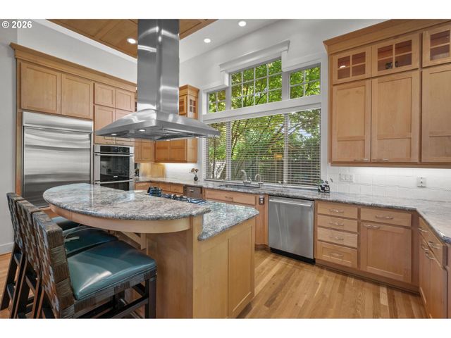 4217 Sw 64TH Ct, Portland, OR 97221