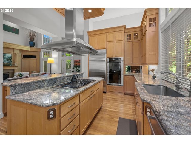 4217 Sw 64TH Ct, Portland, OR 97221