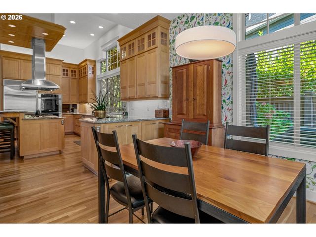 4217 Sw 64TH Ct, Portland, OR 97221