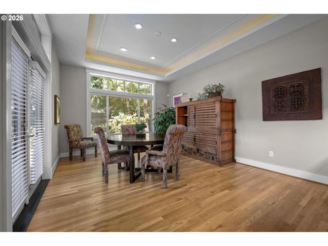 4217 Sw 64TH Ct, Portland, OR 97221