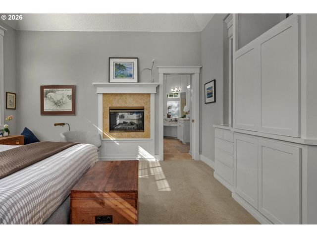 4217 Sw 64TH Ct, Portland, OR 97221