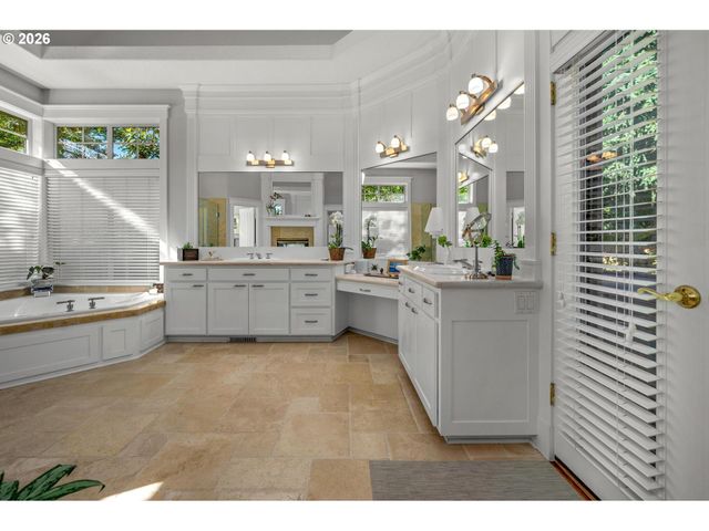 4217 Sw 64TH Ct, Portland, OR 97221