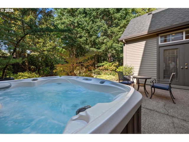 4217 Sw 64TH Ct, Portland, OR 97221