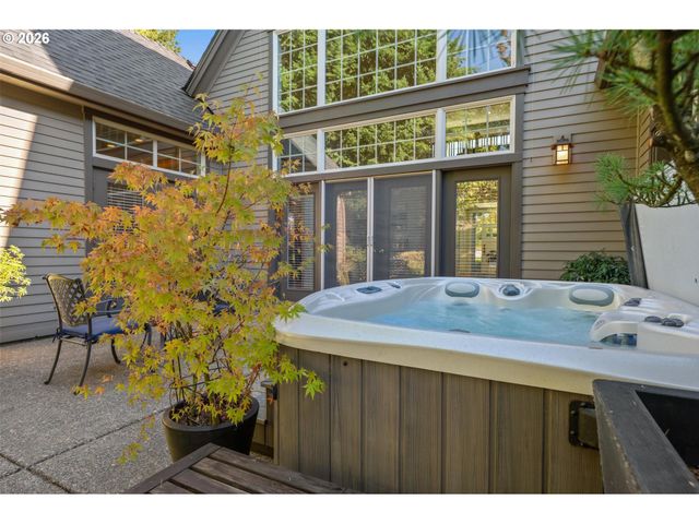 4217 Sw 64TH Ct, Portland, OR 97221