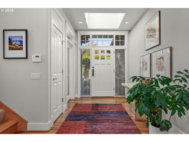 4217 Sw 64TH Ct, Portland, OR 97221