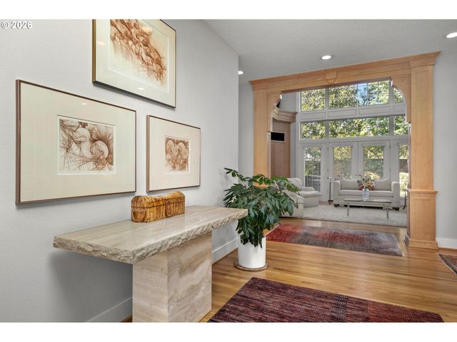 4217 Sw 64TH Ct, Portland, OR 97221