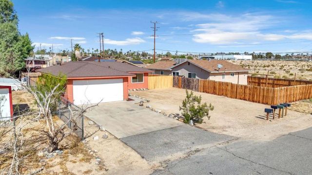 6414 East Court, 29 Palms, CA 92277
