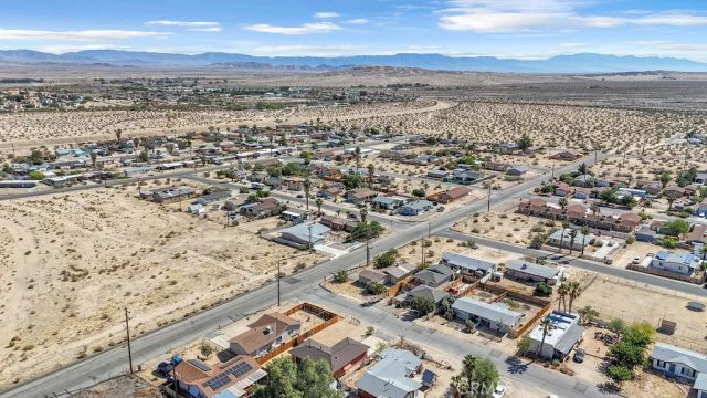 6414 East Court, 29 Palms, CA 92277