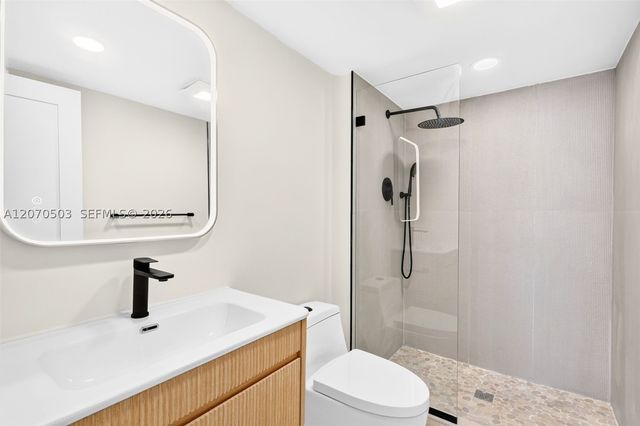 100 Bayview Dr 1626, Sunny Isles Beach, FL 33160
