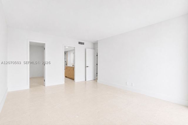 100 Bayview Dr 1626, Sunny Isles Beach, FL 33160