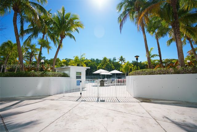 100 Bayview Dr 1626, Sunny Isles Beach, FL 33160